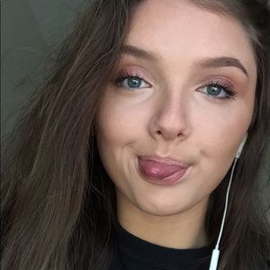 Meet your Posher, Adelin